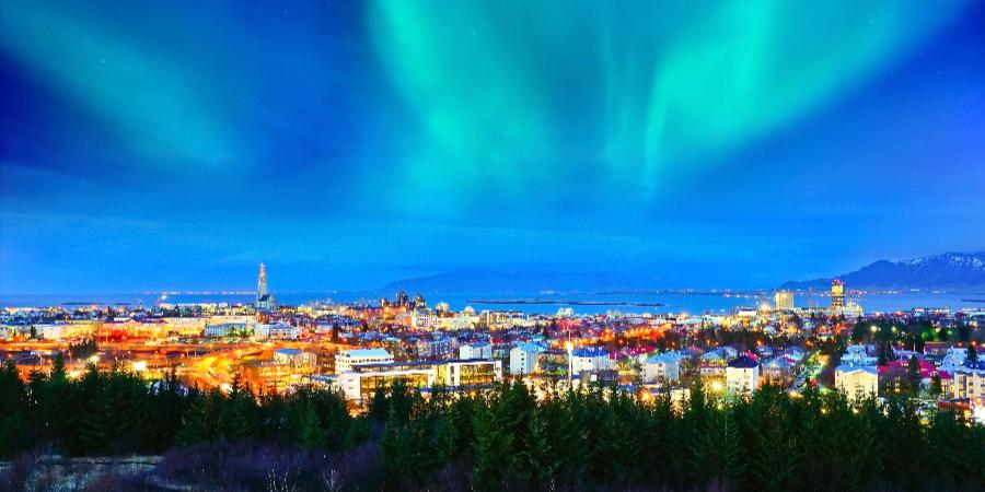 Aurora boreale su Reykjavik